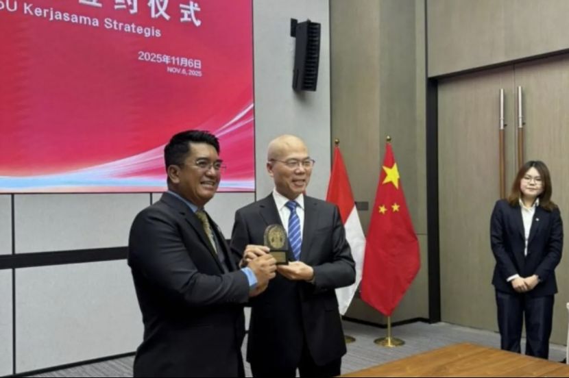 印大与华友、清华共建冶金研究中心