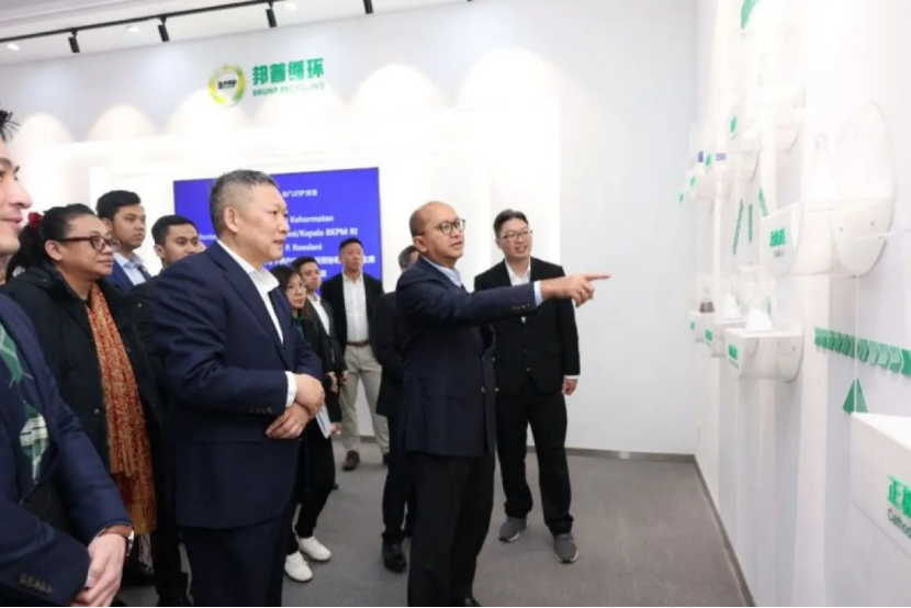 印尼投资部长与中国三大电动车相关企业会面